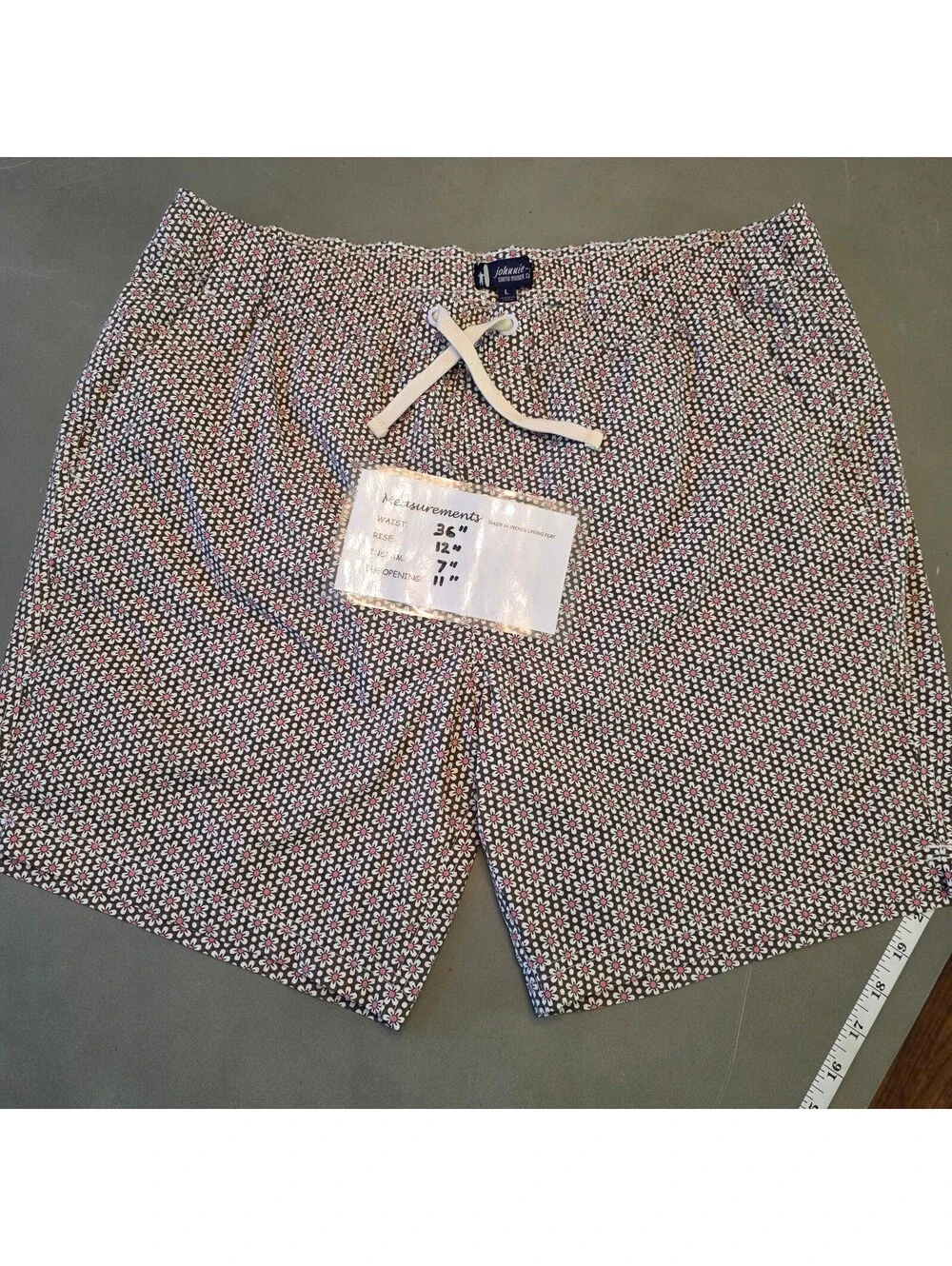Johnnie-O Men's Brown Floral Daisy Print Swim Trunks Size L